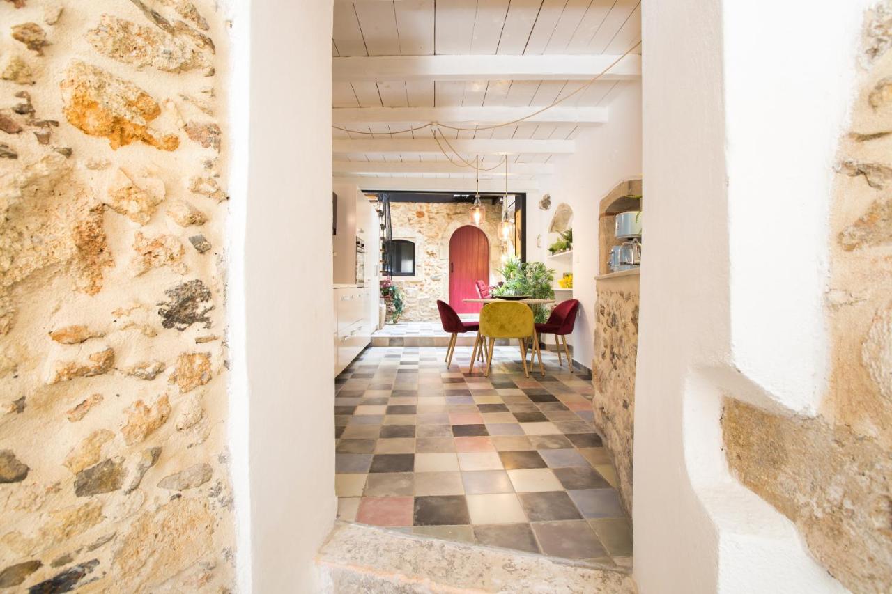Stema Residence, With Panoramic View, Roof Garden & Jacuzzi! Holiday home *