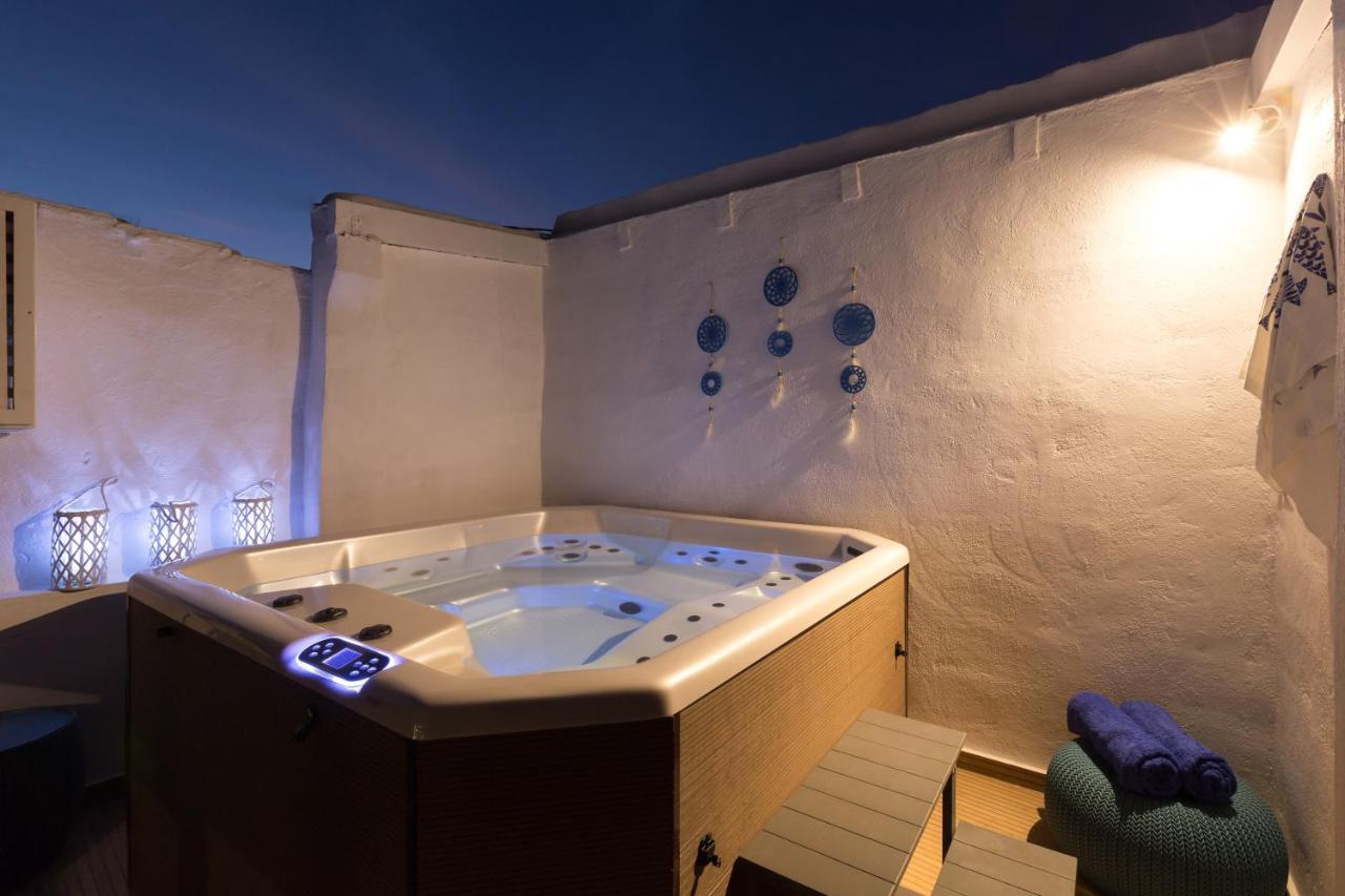Prázdninový dům Stema Residence, With Panoramic View, Roof Garden & Jacuzzi! Atsipopoulo