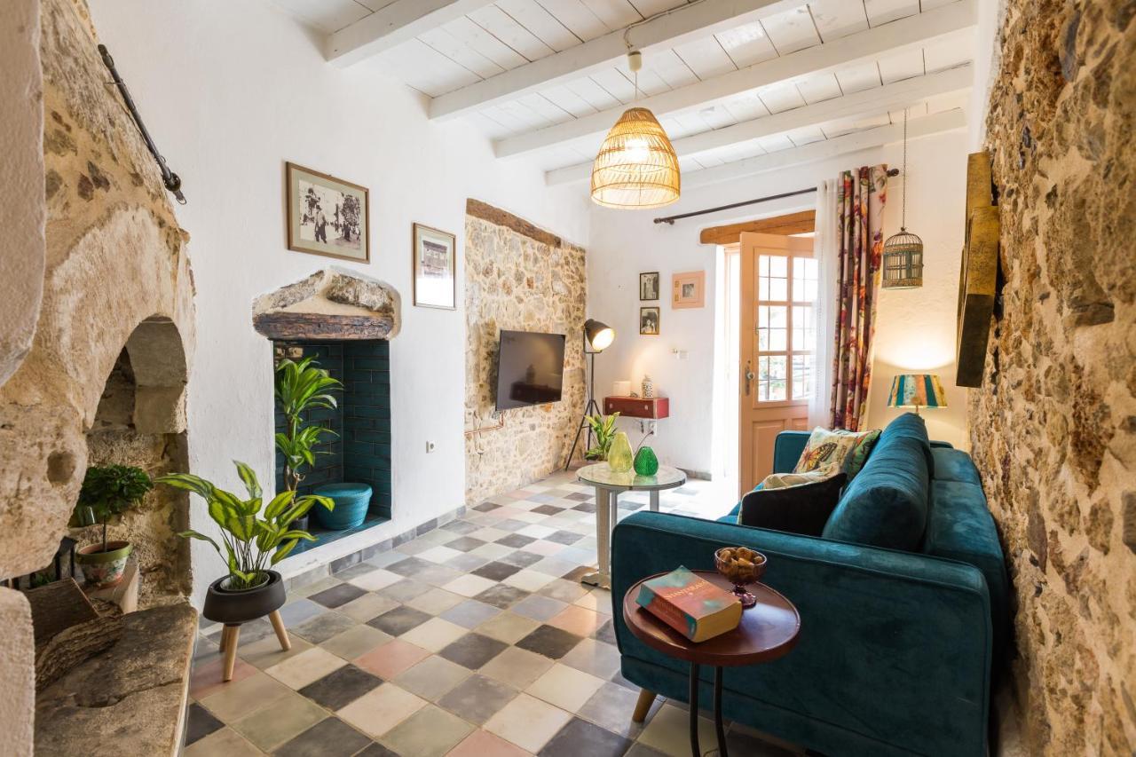 Stema Residence, With Panoramic View, Roof Garden & Jacuzzi! Casa vacanze